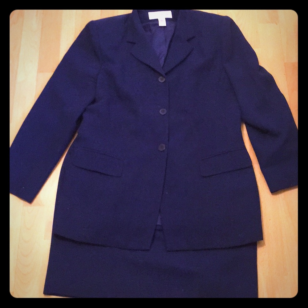 Jones New York 2 piece suit